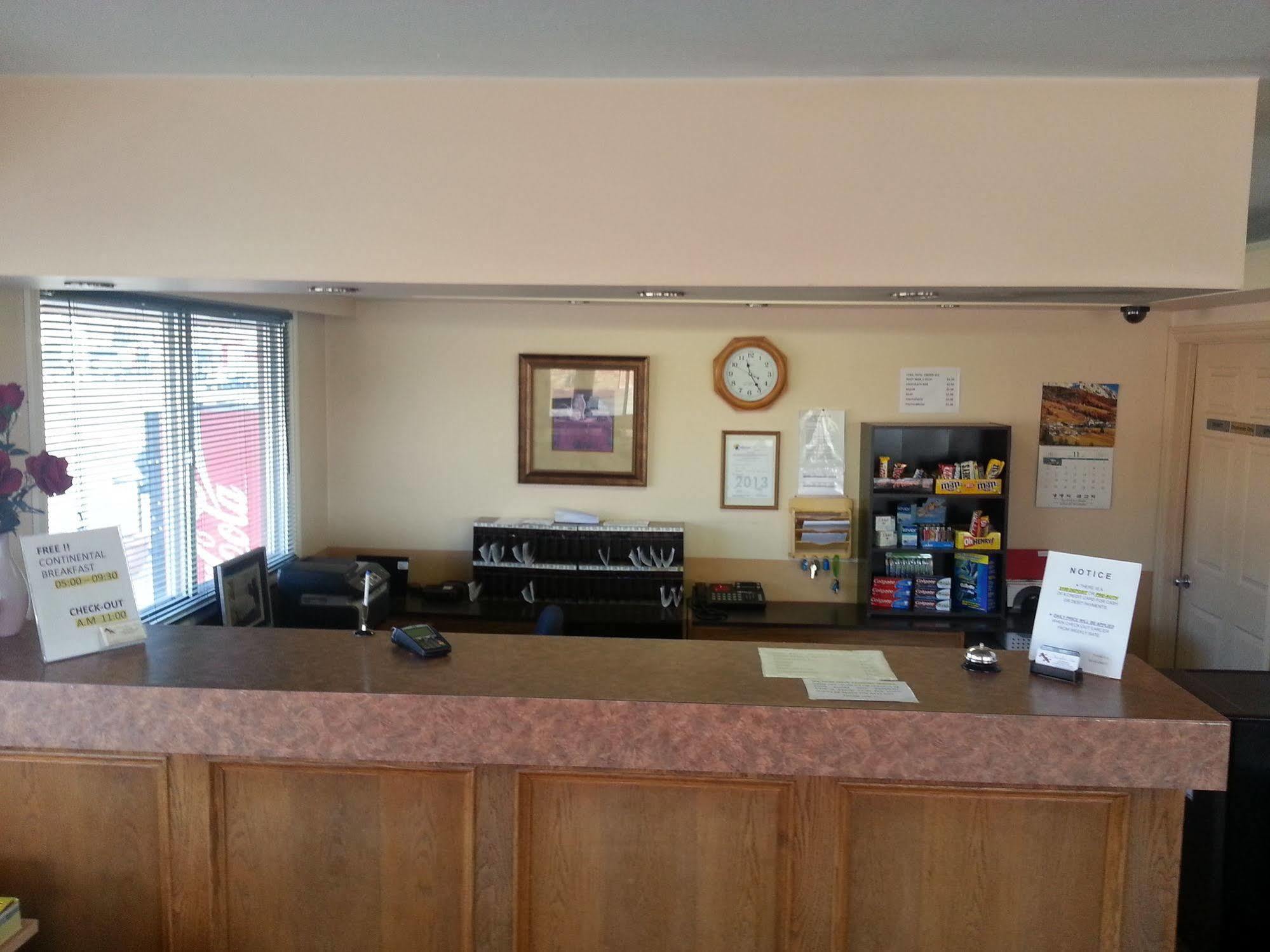 Traveller'S Inn Dawson Creek Dış mekan fotoğraf